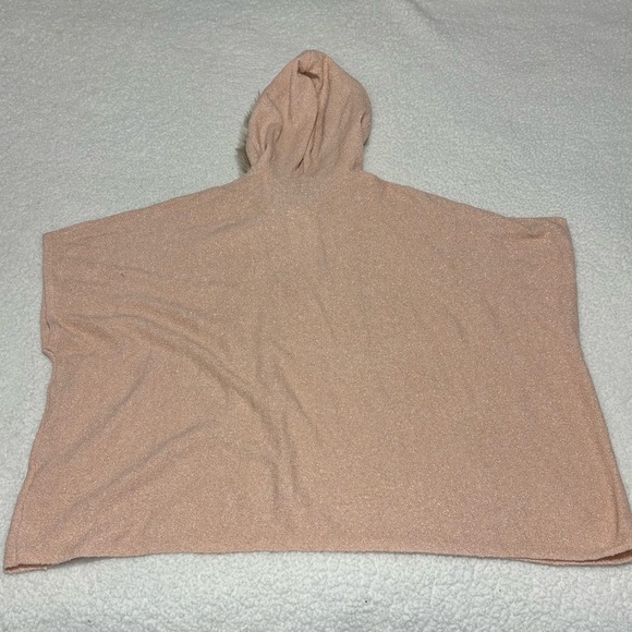 Black Rivet Women Pink and Gold Faux Fur Trim Hooded Poncho - Picture 7 of 9